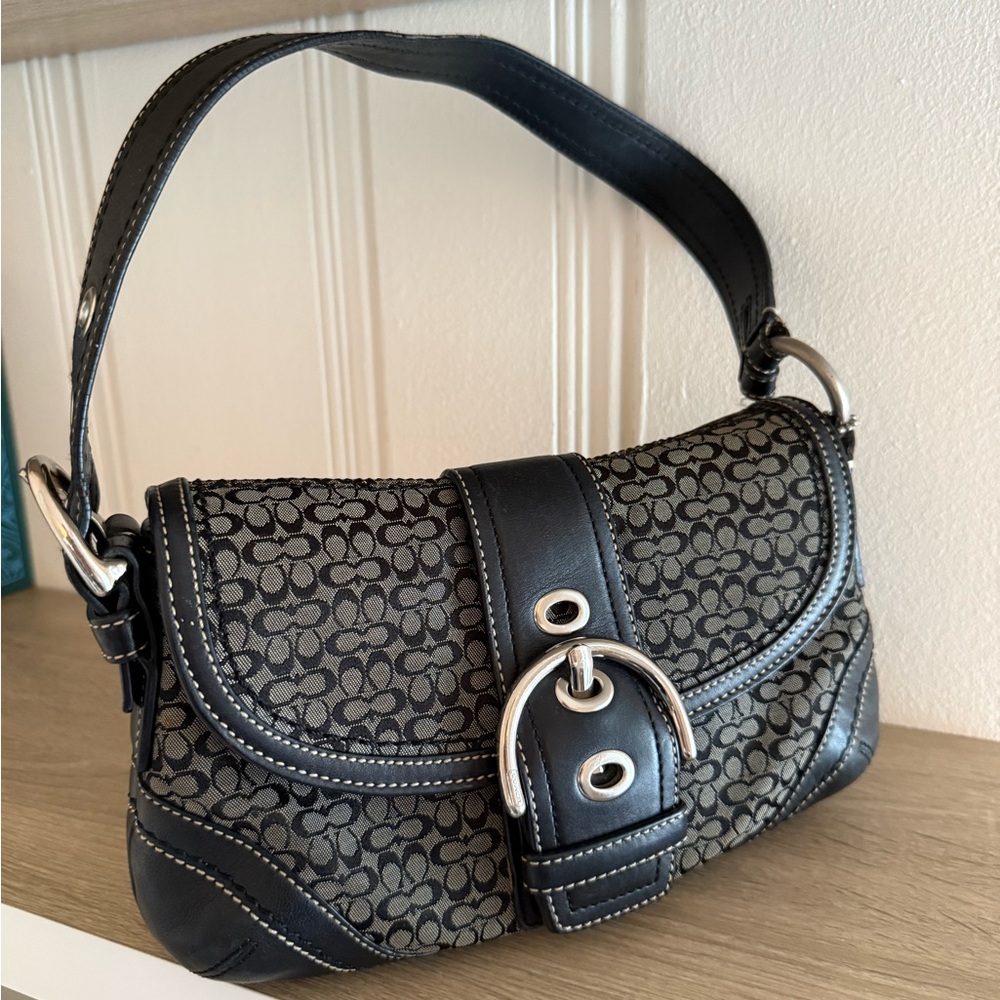 Coach Y2K Vintage Soho with Mini Signature C